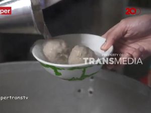 Bikin Laper! Nikmatnya Bakso Pak Kumis yang Legendaris Sejak 1970-an