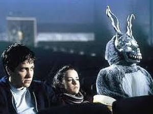 Sinopsis Film Donnie Darko: Melihat Sisi Penglihatan Penderita Skizofrenia Sinopsis Film Donnie Darko: Melihat Sisi Penglihatan Penderita Skizofrenia