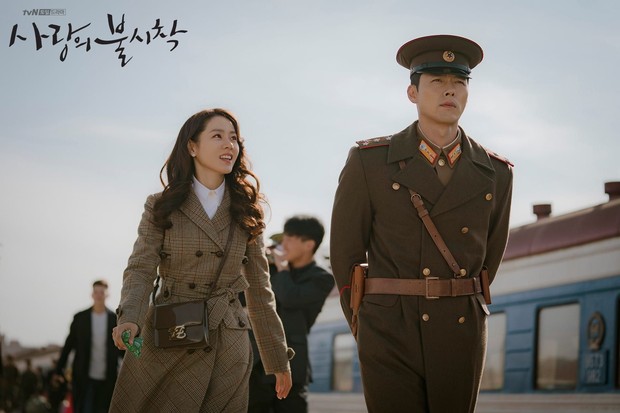 Hyun Bin dan Ye Jin kembali dipertemukan dalam drama terbaru Crash Landing On You.