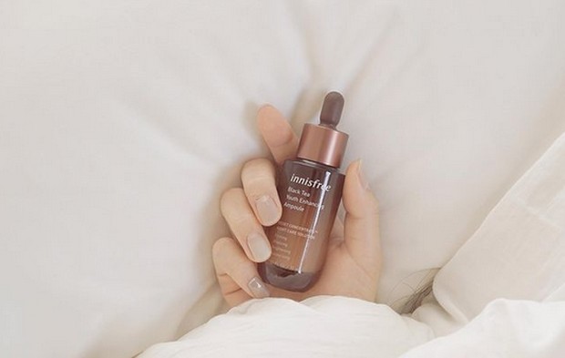 innisfree black tea youth enhancing ampoule