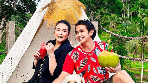 Intip Momen Mesra Jennifer Jill dan Ajun Perwira Saat Makan Bareng