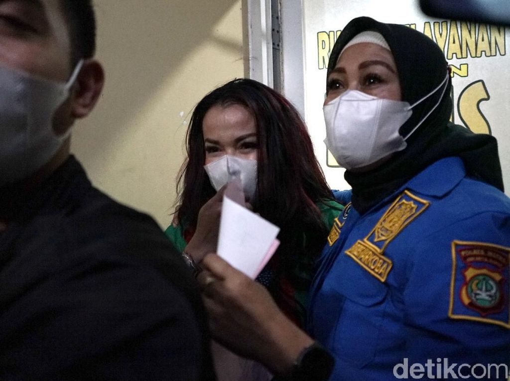 Jennifer Jill Tersangka Meski Urine Negatif Narkoba, Ini Penjelasan Polisi Jennifer Jill Tersangka Meski Urine Negatif Narkoba, Ini Penjelasan Polisi