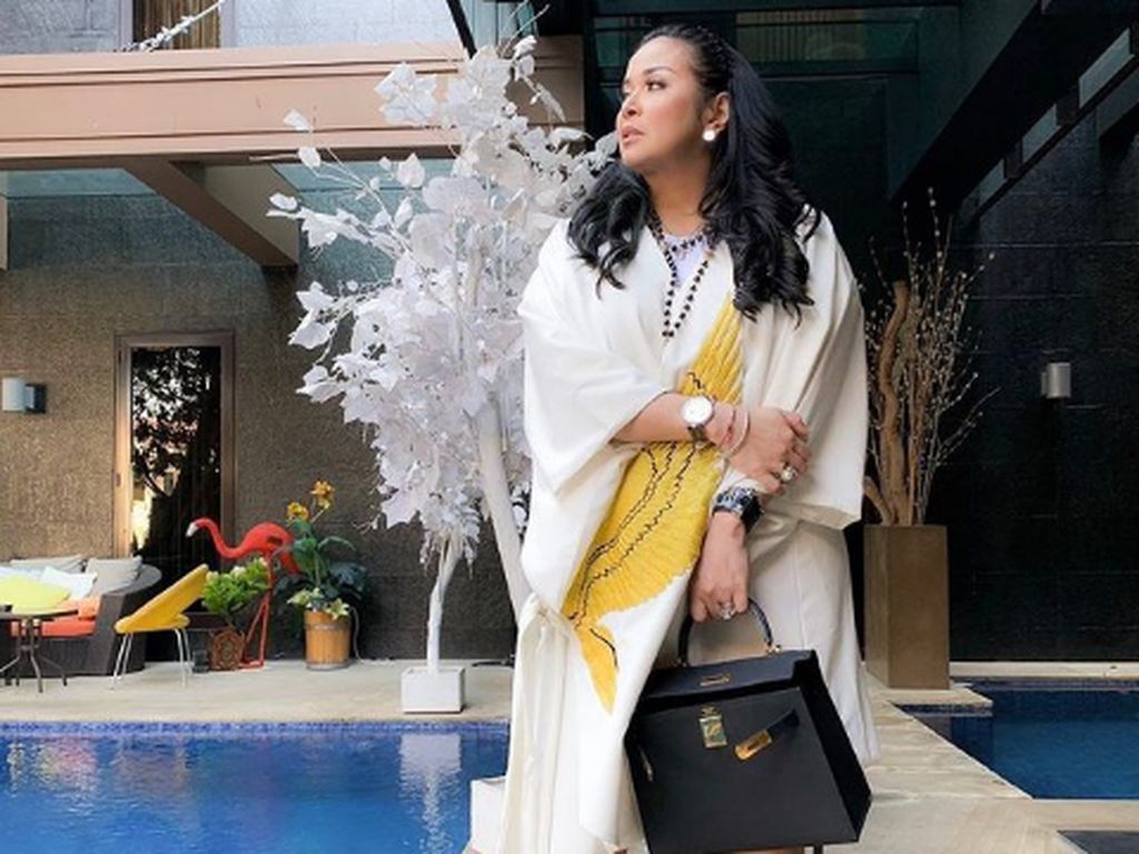 Sadar Ada Cepu, Jennifer Jill Kini Sangat Selektif Berteman Sadar Ada Cepu, Jennifer Jill Kini Sangat Selektif Berteman