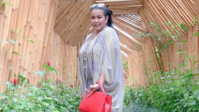 Berita Viral Selebriti dari InsertLive : Usai 6 Bulan Adopsi Bayi, Cerita Jennifer Jill Jadi Ibu di Usia 54 Tahun