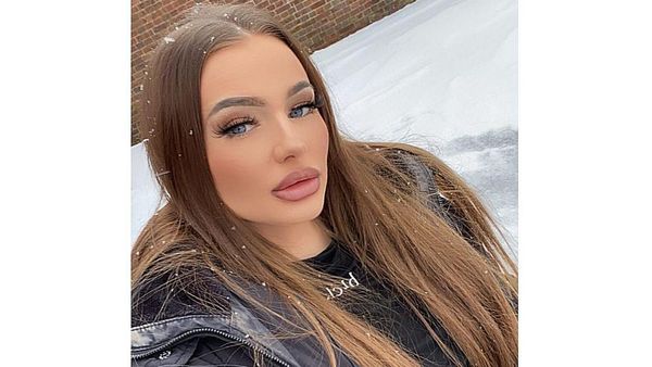 10 Potret Wanita yang Dibilang Terlalu Cantik untuk Jadi Supir Bus