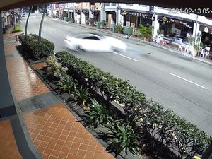 Detik-detik BMW Kecelakaan dan Terbakar, 5 Orang Tewas