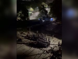 Kereta Api Mogok Kerja, Militer Myanmar Melepaskan Tembakan