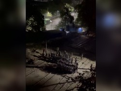 Kereta Api Mogok Kerja, Militer Myanmar Melepaskan Tembakan