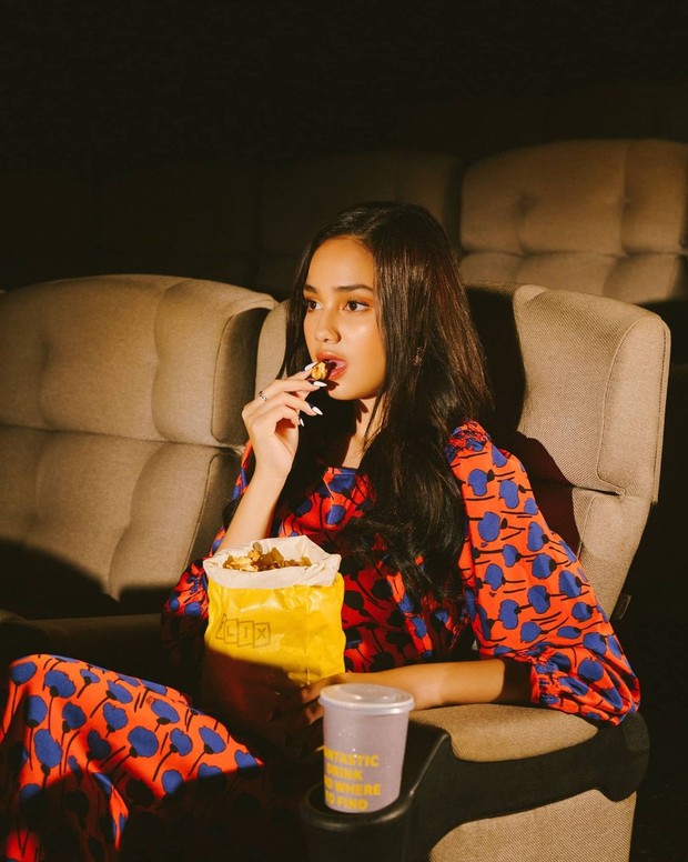 Makan Popcorn/winstongomez