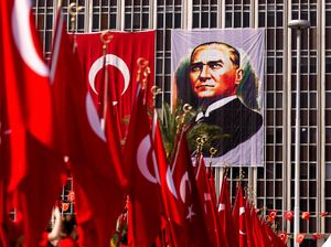 Tentang Ataturk: Hancurkan Sistem Khilafah Turki, Jadi Inspirasi Sukarno Tentang Ataturk: Hancurkan Sistem Khilafah Turki, Jadi Inspirasi Sukarno