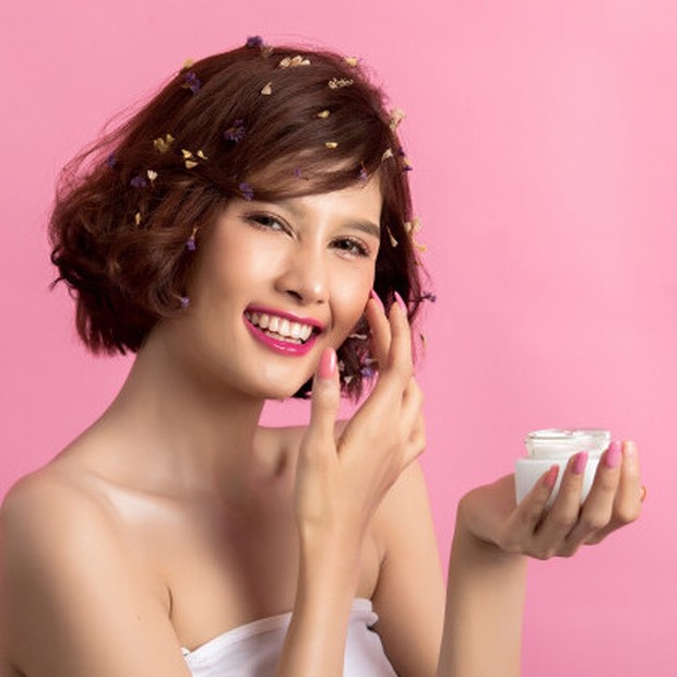 Kebiasaan Buruk ini Dapat Merusak Kulit Wajah Kita