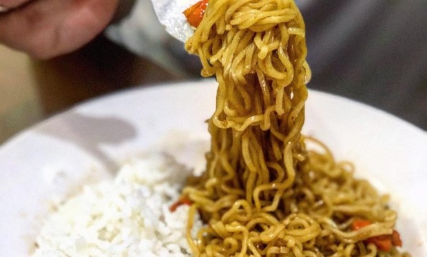 Nasi dan mie/instagram.com/duniakulinersurabaya Nasi dan mie