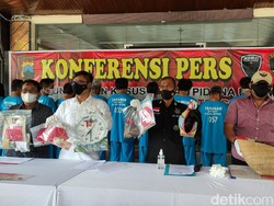 Picu Kerumunan Saat Pandemi, Belasan Pejudi Sabung Ayam-Dadu Ditangkap