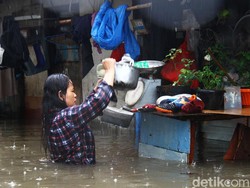 Ketinggian Banjir di Pasar Warung Buncit Capai 80 Cm
