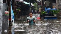 Penampakan Banjir yang Rendam Pasar Kambing Mampang