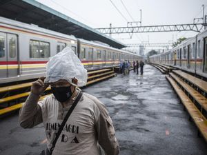 Imbas Banjir Jakarta, Jadwal KRL Ikut Terganggu Imbas Banjir Jakarta, Jadwal KRL Ikut Terganggu