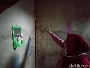 Rumah Warga di Bandung Retak-retak Diduga Akibat Pergerakan Tanah