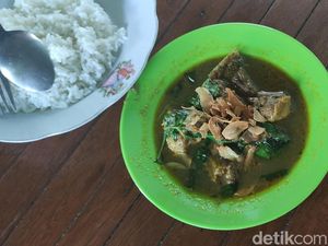 Empuk Berbumbu Rempah Rica-Rica Mentok Lamongan Ini Bikin Nagih