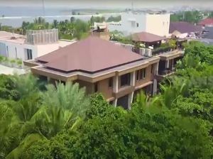10 Potret Rumah Mewah Jennifer Jill, Ada Jacuzzi Sampai Kaca Anti Peluru 10 Potret Rumah Mewah Jennifer Jill, Ada Jacuzzi Sampai Kaca Anti Peluru