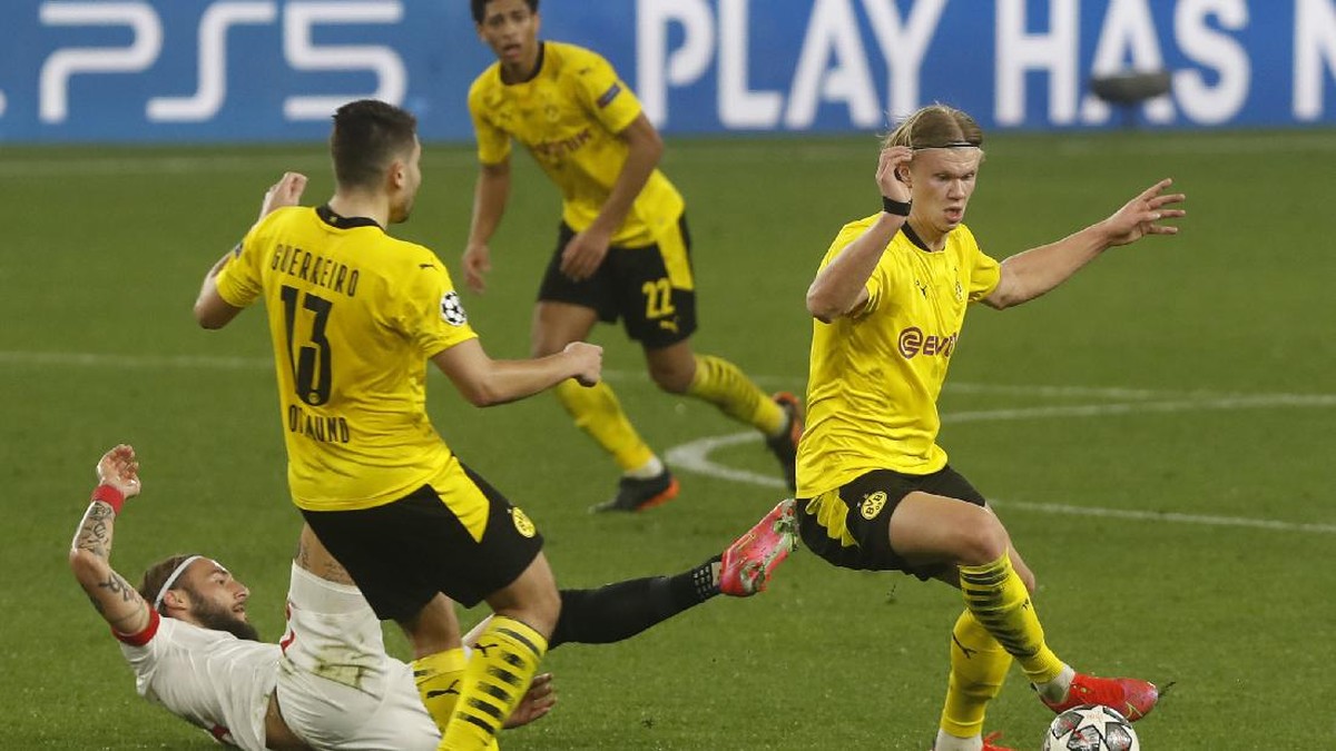 Erling Haaland mencetak dua gol, Borussia Dortmund menang 3-2 di markas Sevilla di leg pertama babak 16  besar Liga Champions (Foto: AP/Angel Fernandez)