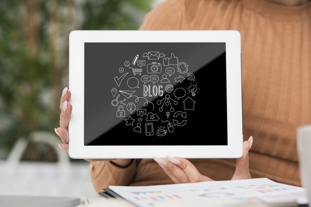 Tips Menulis Blog untuk Pemula/sumber: freepik.com/ Membagikan hasil tulisan ke blog agar bisa dibaca lebih luas lagi.