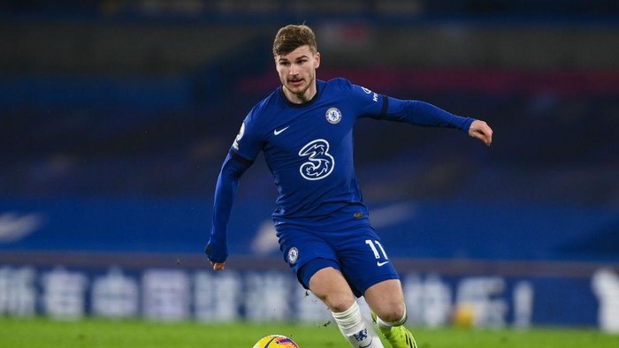 LONDON, ENGLAND - FEBRUARY 15: Timo Werner of Chelsea in action during the Premier League match between Chelsea and Newcastle United at Stamford Bridge on February 15, 2021 in London, England. Sporting stadiums around the UK remain under strict restrictions due to the Coronavirus Pandemic as Government social distancing laws prohibit fans inside venues resulting in games being played behind closed doors. (Photo by Mike Hewitt/Getty Images)