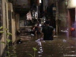 Banjir di Kebon Pala Belum Surut Malah Makin Tinggi