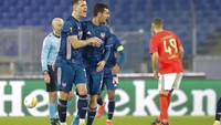 Leg kedua bakal digelar di Stadion Karaiskakis pada Jumat (26/2/2021) dini hari WIB. Arsenal bertindak sebagai tuan rumah meski bermain di tempat netral.