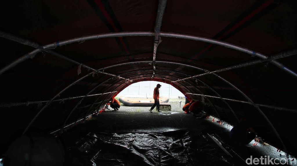BPBD Bangun Posko Banjir di Cipinang Melayu BPBD Bangun Posko Banjir di Cipinang Melayu