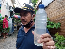 Tanda Tanya Genangan Putih Susu di Utara Jakarta