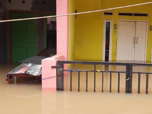 Cerita Warga soal Banjir di Cipinang Melayu: Air Cepat Naik