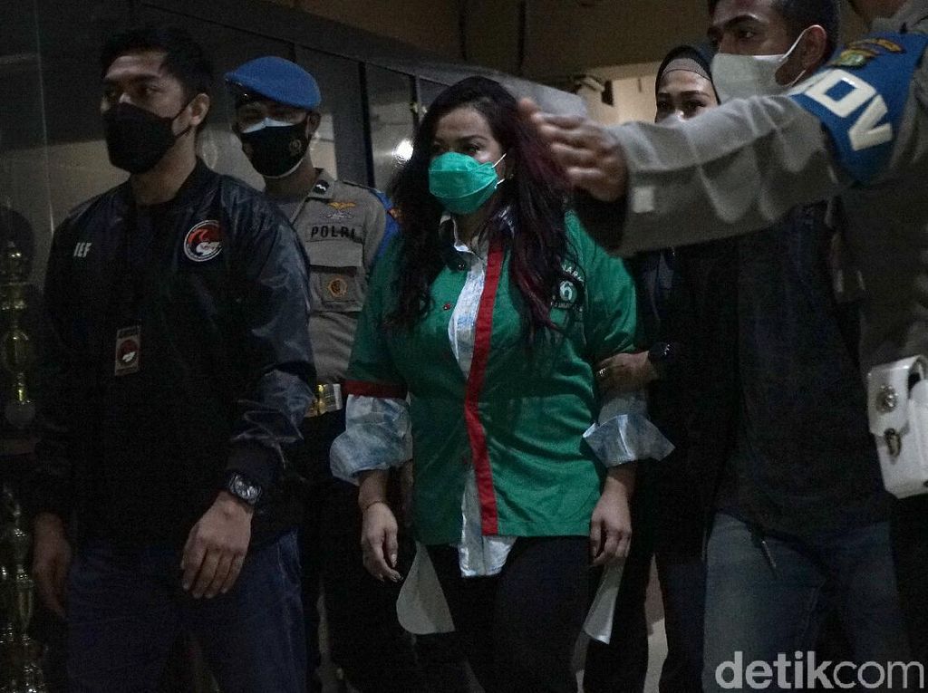 Apa Alasan Jennifer Jill Simpan Sabu Sejak 4 Tahun Lalu? Apa Alasan Jennifer Jill Simpan Sabu Sejak 4 Tahun Lalu?