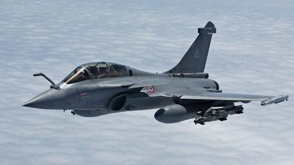 Jet Tempur Canggih Incaran TNI AU Sekali Gas Rp 235 Juta