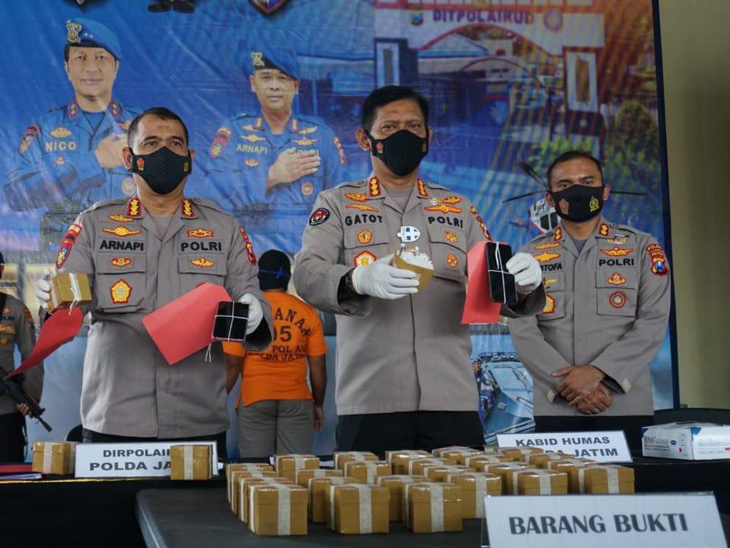 Ribuan Detonator Bom Ikan di Jatim Disembunyikan dalam Kardus Kerupuk Ribuan Detonator Bom Ikan di Jatim Disembunyikan dalam Kardus Kerupuk