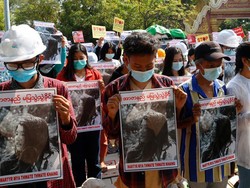 Kematian Demonstran Sudutkan Militer Myanmar