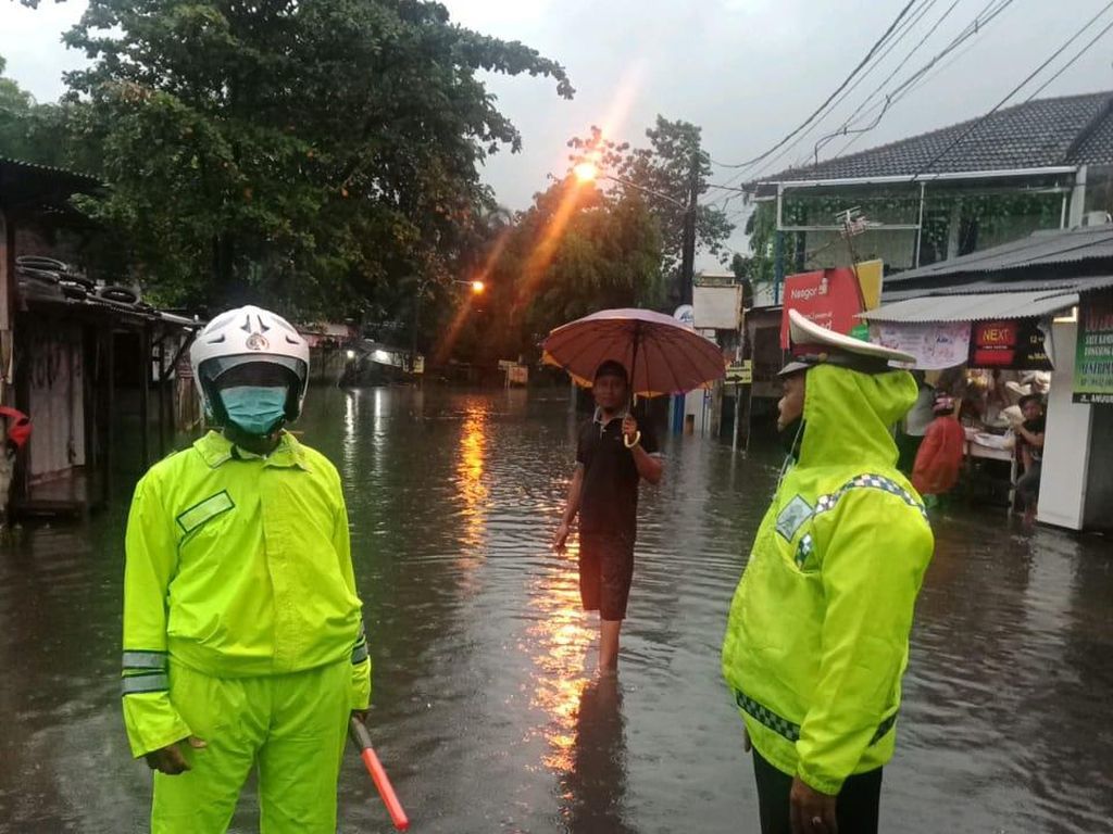 5 Titik Sebaran Banjir di Pondok Gede, Ketinggian Air hingga 1 Meter