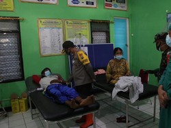 Keracunan Massal Pengungsi Longsor Nganjuk Dipastikan Bukan dari Dapur Umum