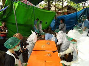 Makam Pria Ini Dibongkar Karena Dirasa Ada Kejanggalan dalam Meninggalnya