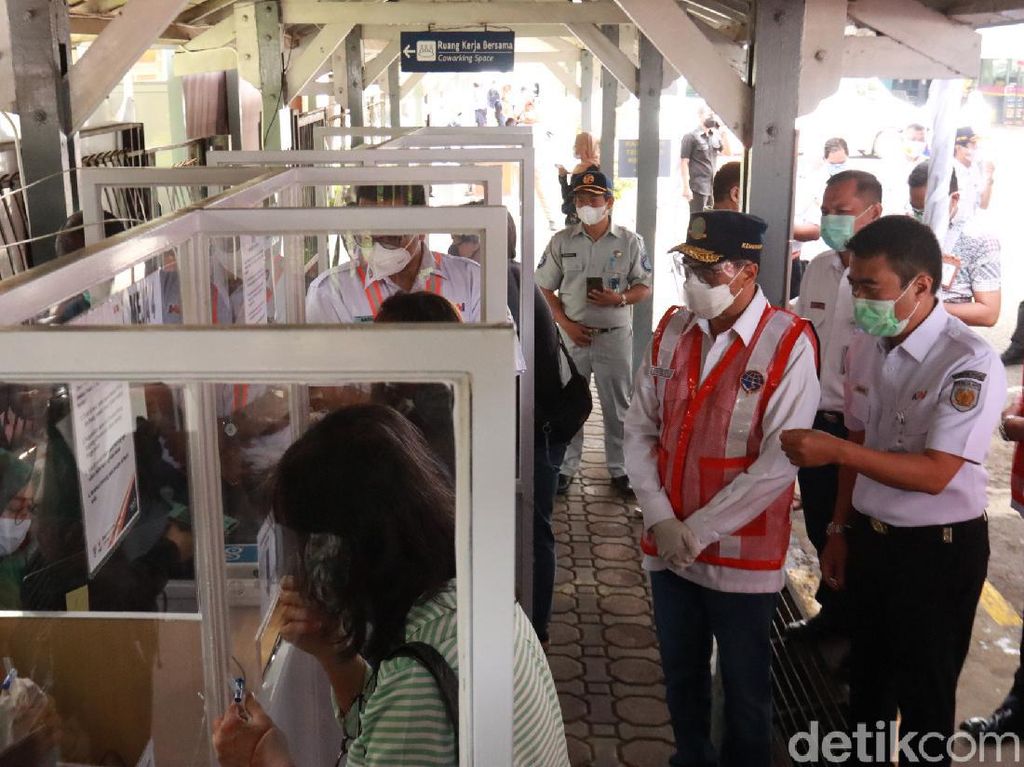 Puji Pelaksanaan Tes GeNose di Stasiun Bandung, Menhub: Ada Perbaikan Puji Pelaksanaan Tes GeNose di Stasiun Bandung, Menhub: Ada Perbaikan