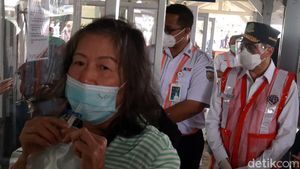 Momen Menhub Tinjau Pelaksanaan GeNose di Stasiun Bandung