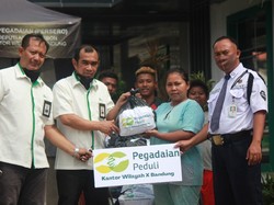 Pegadaian Salurkan Bantuan Bahan Pokok ke Korban Banjir di Jabar