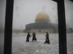 Penampakan Masjid Al Aqsa dan Tembok Ratapan yang Berselimut Salju