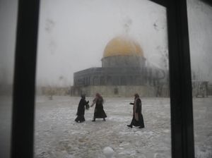 Penampakan Masjid Al Aqsa dan Tembok Ratapan yang Berselimut Salju Penampakan Masjid Al Aqsa dan Tembok Ratapan yang Berselimut Salju