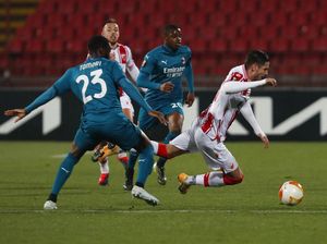 Milan Ungguli Red Star di Babak I Berkat Gol Bunuh Diri