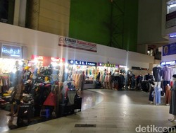 Riuh Rendah Pasar Tanah Abang Usai Pedagang Divaksinasi COVID-19