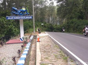 Tugu Peringatan Kecelakaan Mejeng di Lembang