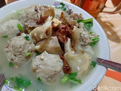 Nikmat! Bakso Lesanpuro Pak Ripto Semarang dengan Topping Iso hingga Babat