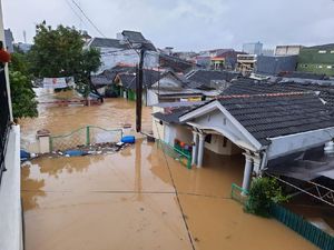 Warganet Ramai Lapor #Banjir di Media Sosial