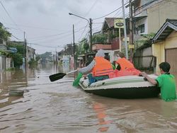 Telkomsel Upayakan Jaringan Prima di Titik Banjir Jabodetabek