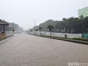 Jabodetabek Diguyur Hujan, #Banjir Trending di Twitter Jabodetabek Diguyur Hujan, #Banjir Trending di Twitter